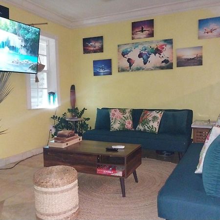 Private Guest House 2 Bedrooms & 2 Baths Near Grace Bay Beach & Long Bay Beach. Exterior photo