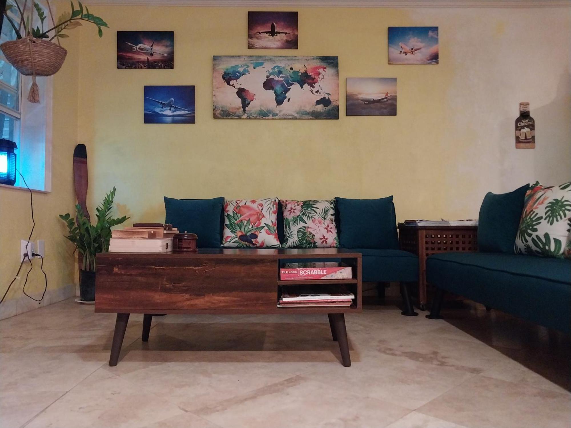 Private Guest House 2 Bedrooms & 2 Baths Near Grace Bay Beach & Long Bay Beach. Exterior photo