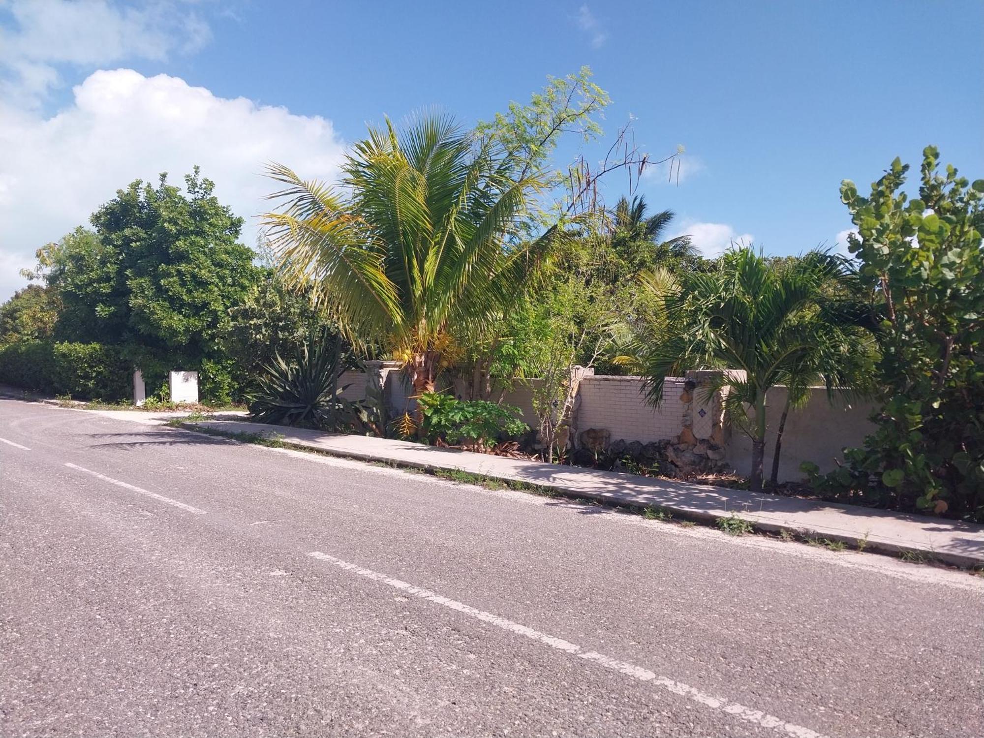 Private Guest House 2 Bedrooms & 2 Baths Near Grace Bay Beach & Long Bay Beach. Exterior photo
